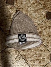 cappello stone island Beige